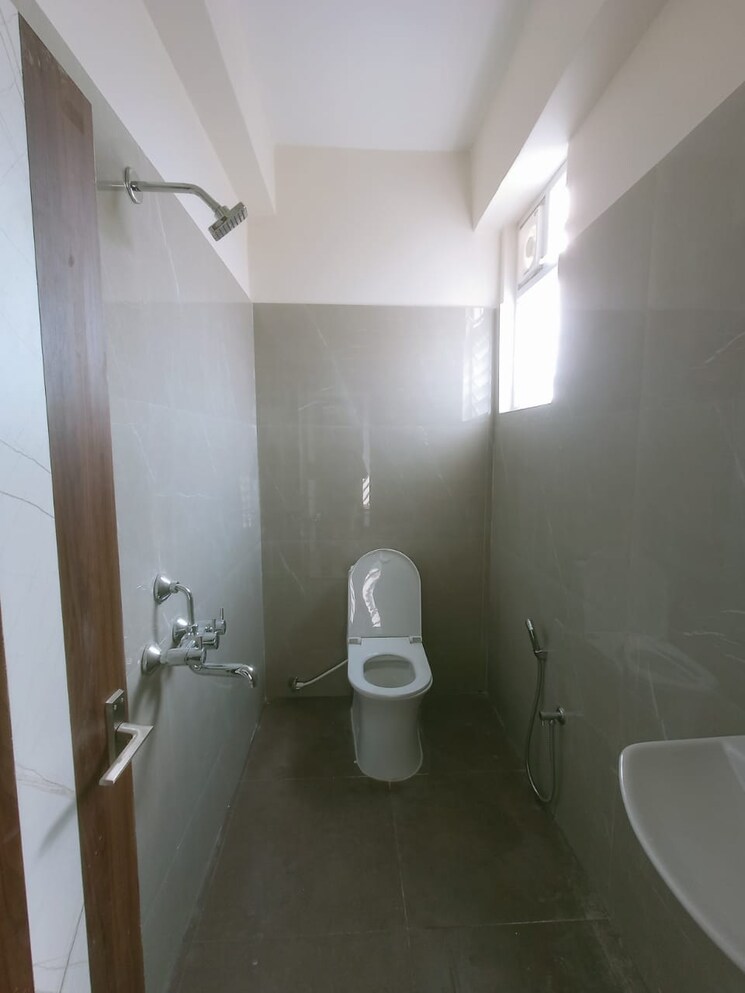 Bathroom, pattabhipuram 3 Bedroom 1635 Sq.Ft. Apartment In Pattabhipuram Guntur 8409231