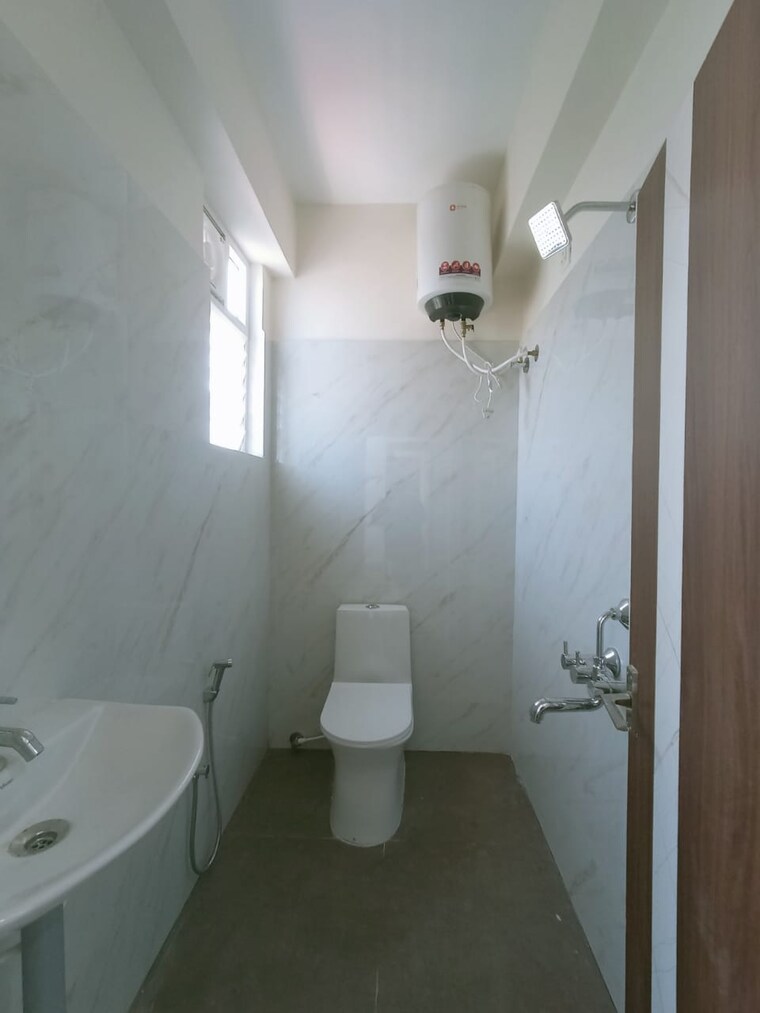 Bathroom, pattabhipuram 3 Bedroom 1635 Sq.Ft. Apartment In Pattabhipuram Guntur 8409231