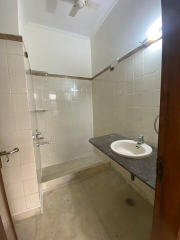 Master Bedroom in 3 BHK Builder Floor at Safdarjang Enclave – for Rent