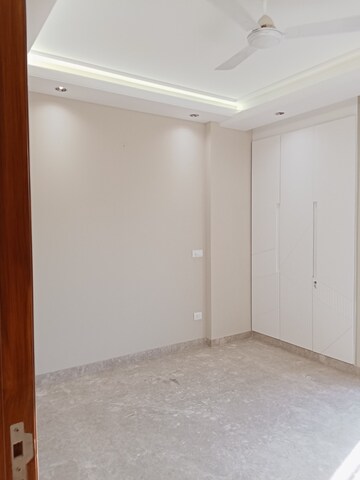 Room in 3 BHK Builder Floor at Safdarjang Enclave – for Sale