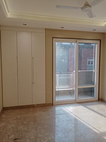 Room in 3 BHK Builder Floor at Safdarjang Enclave – for Sale