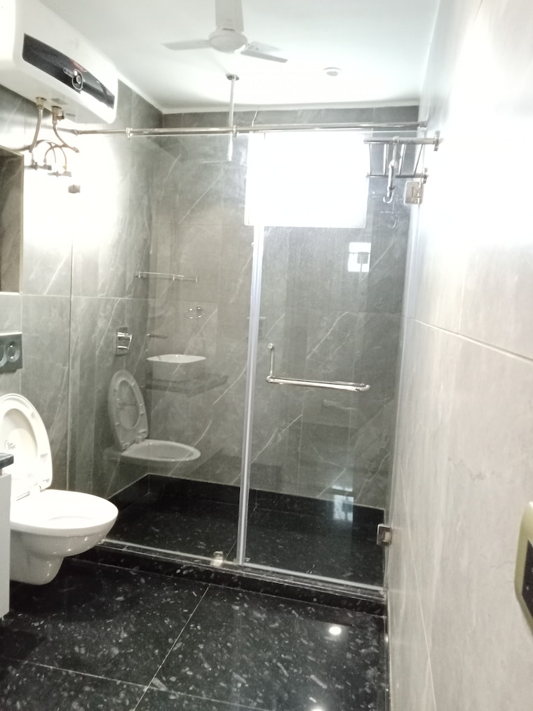 Attached Bathroom, safdarjung enclave 3 Bedroom 1800 Sq.Ft. Builder Floor In Safdarjung Enclave Delhi 8409263