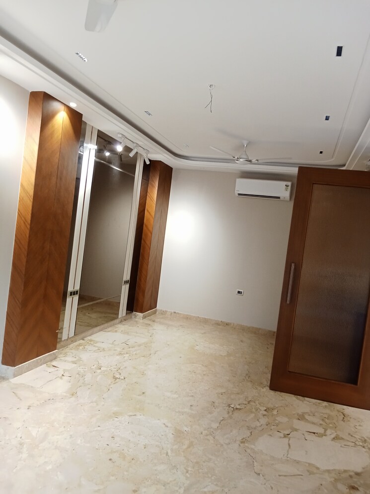 Room, safdarjung enclave 3 Bedroom 1800 Sq.Ft. Builder Floor In Safdarjung Enclave Delhi 8409263