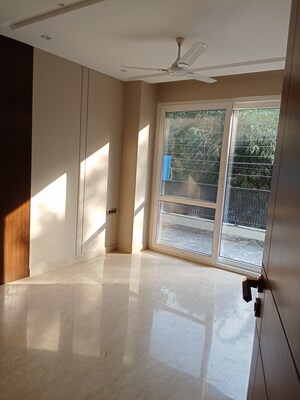 Room in 3 BHK Builder Floor at Safdarjung Enclave – for Sale