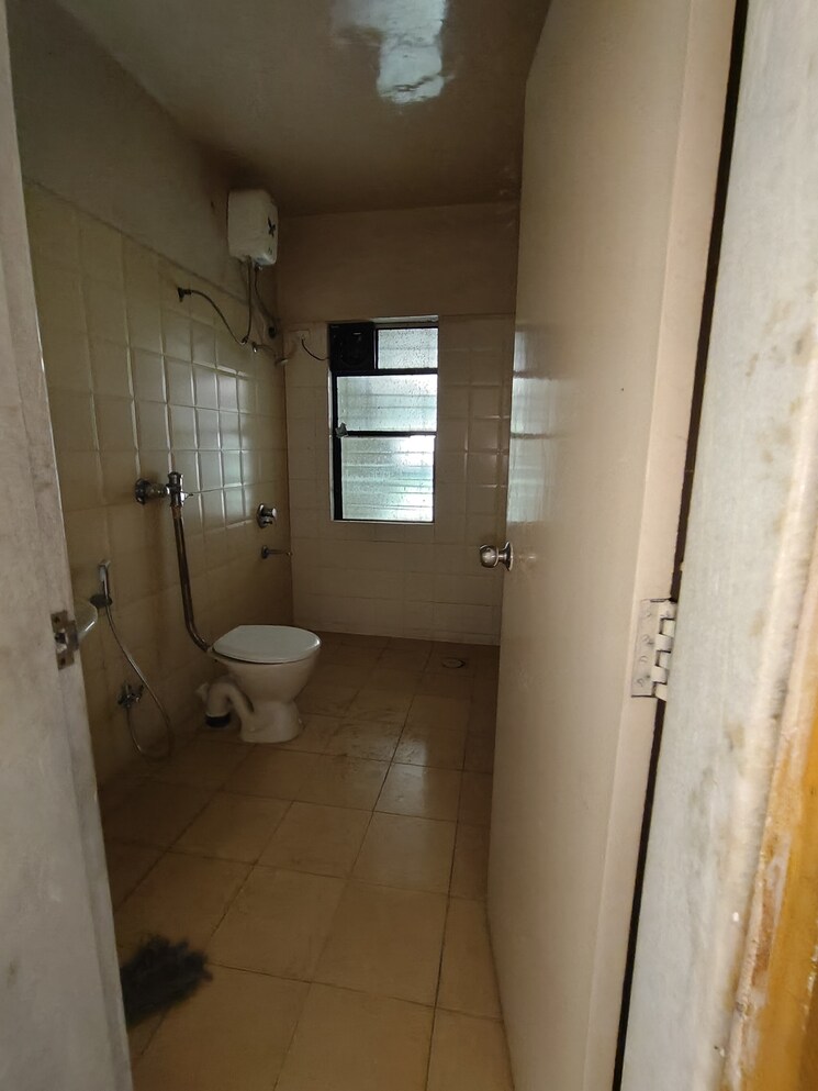 Bathroom, kumar-sophronia 3 Bedroom 1503 Sq.Ft. Apartment In Kalyani Nagar Pune 8409292