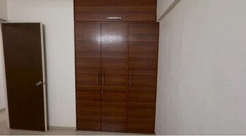 Room in 1.5 BHK Apartment at Jain Shree Pandurang Gore Complex, Goregaon East – for Rent