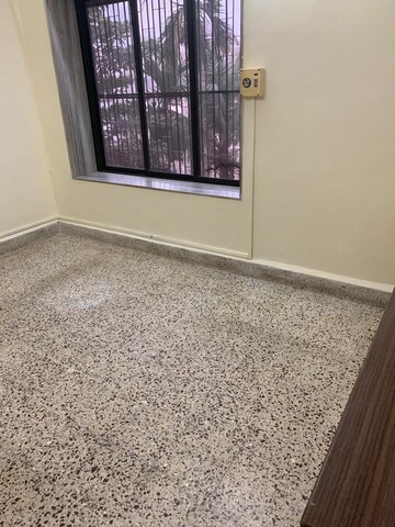 Room in 1 RK Apartment at Amar Kunj Goregaon West, Goregaon West – for Rent