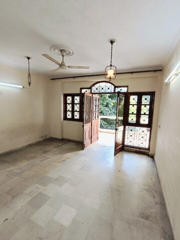 Room in 2 BHK Builder Floor at Malviya Nagar – for Rent