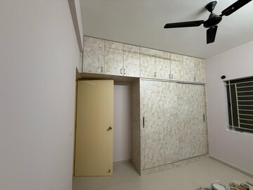 Room in 2 BHK Apartment at DS Max Sparkle Nest, Hennur Road – for Rent