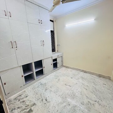 Room in 2 BHK Builder Floor at Khirki Extension – for Rent