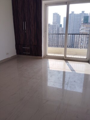 Room in 3 BHK Apartment at Assotech Windsor Court, Sector 78 – for Sale