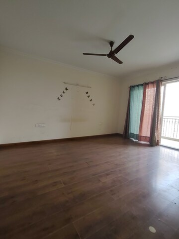 Room in 3 BHK Apartment at Vip Road – for Rent