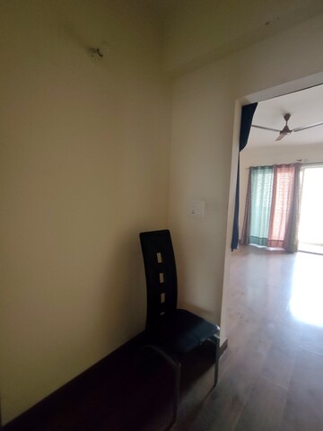 Room in 3 BHK Apartment at Vip Road – for Rent