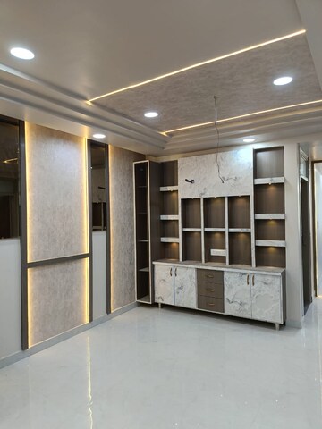 Room in 3 BHK Apartment at Vinayak Elenza Manyawas, Mangyawas – for Rent