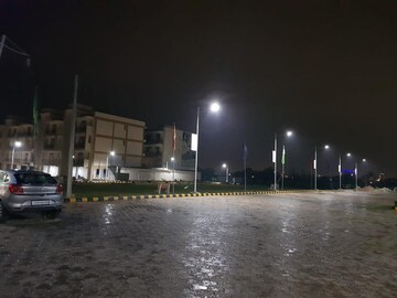 Swimming Pool in 3 BHK Builder Floor at Sector 113 – for Sale