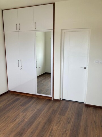 Room in 2 BHK Apartment at Godrej Avenues, Yelahanka – for Rent