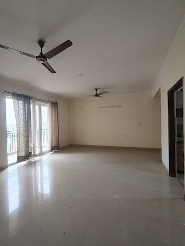 Room in 3 BHK Apartment at Vip Road – for Rent