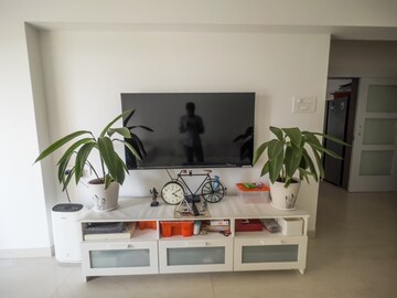 Furnished Amenities in 2 BHK Apartment at L&T Crescent Bay T2, Parel – for Rent