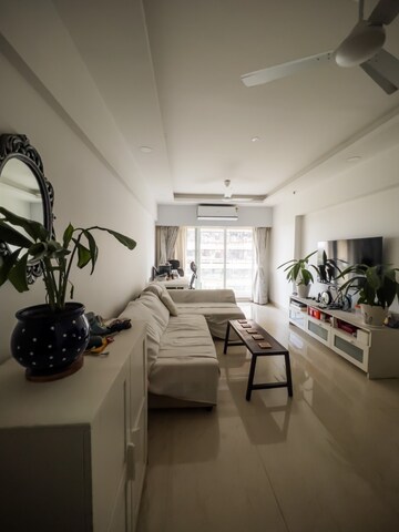2 BHK Apartment For Rent in L&T Crescent Bay T2, Parel