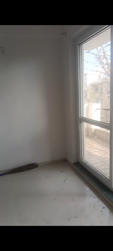 Room in 3 BHK Apartment at BPTP Parkland Pride, Sector 77 – for Rent