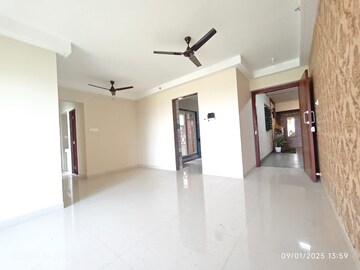 Room in 2 BHK Apartment at Paradise Sai World City Phase 2, New Panvel – for Rent
