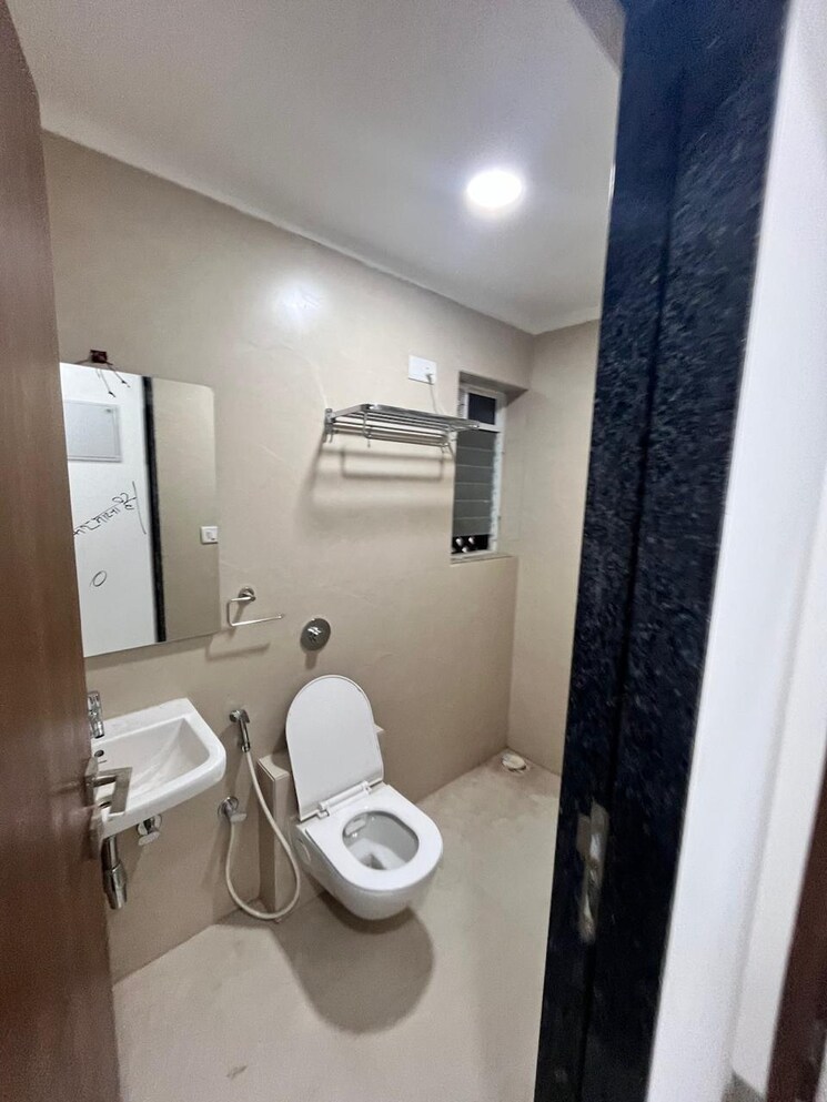 Bathroom, trishabh-greens 2.5 Bedroom 786 Sq.Ft. Apartment In Chembur Mumbai 8409526