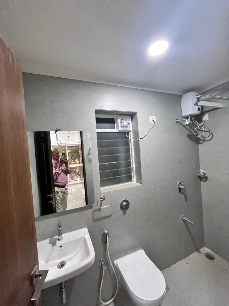 Bathroom, trishabh-greens 2.5 Bedroom 786 Sq.Ft. Apartment In Chembur Mumbai 8409526