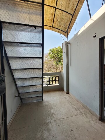 Room in 2 BHK Builder Floor at Kalkaji – for Rent
