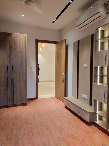 Building Lobby in 4 BHK Builder Floor at Ansal Sushant Lok I, Sector 43 – for Rent
