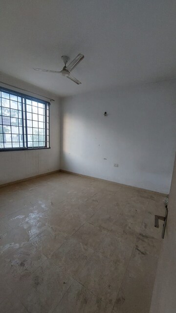 Room in 3 BHK Builder Floor at Vatika Primrose Floors, Sector 82 – for Rent