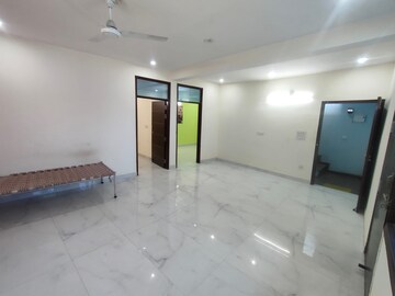 Room in 2 BHK Builder Floor at Saket – for Rent