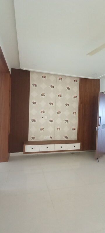 Room in 3 BHK Apartment at Sri Aditya Athena, Shaikpet – for Rent