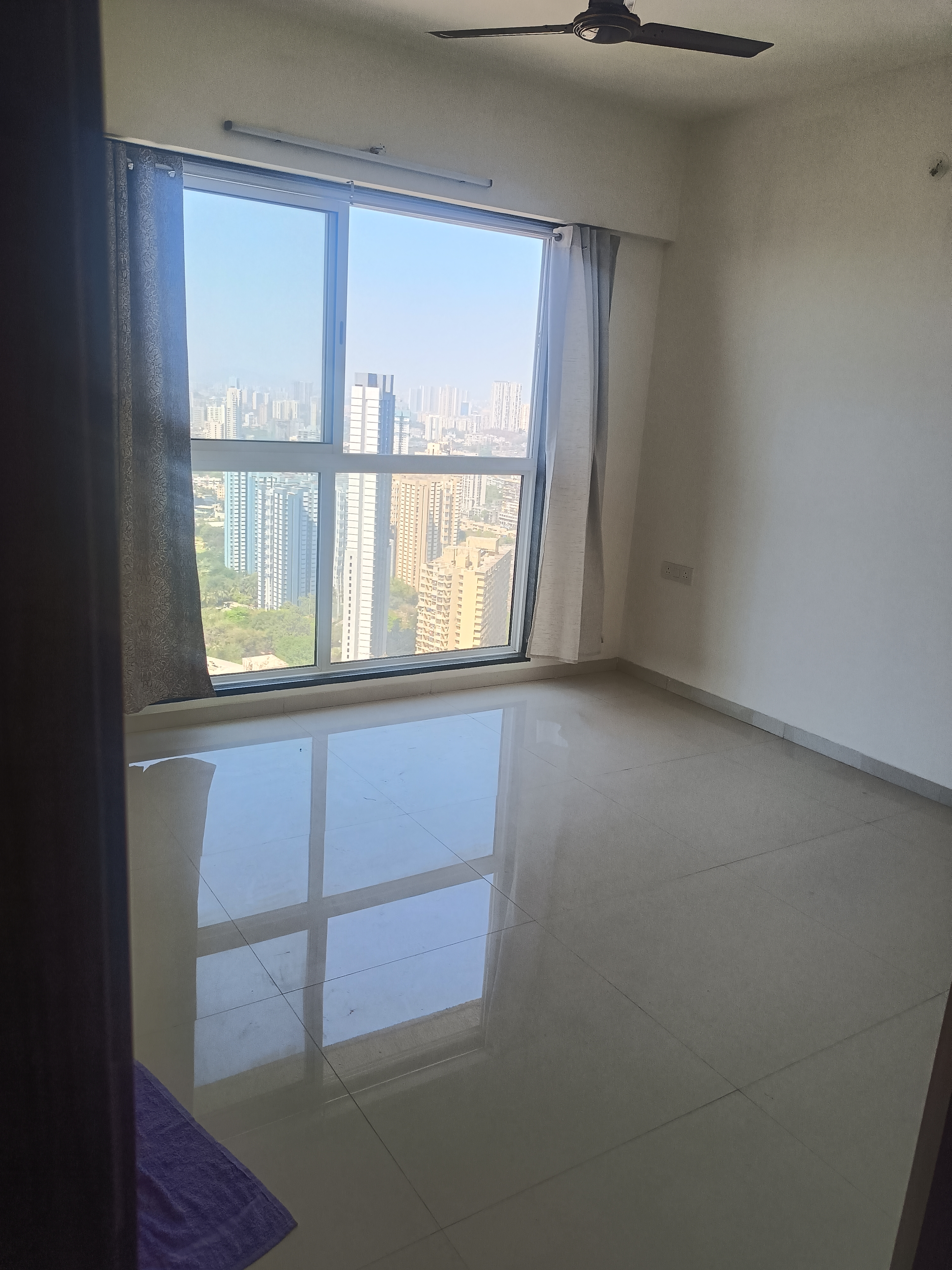 1 BHK Apartment For Sale in Lodha Vista