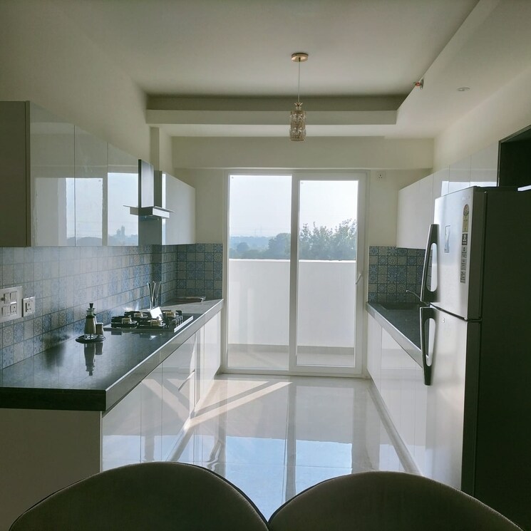 Kitchen, tulip-yellow 3 Bedroom 1704 Sq.Ft. Apartment In Sector 69 Gurgaon 8409648