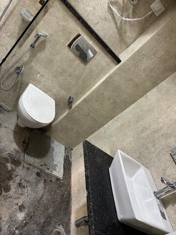 Bathroom in 2.5 BHK Builder Floor at Green Park – for Rent