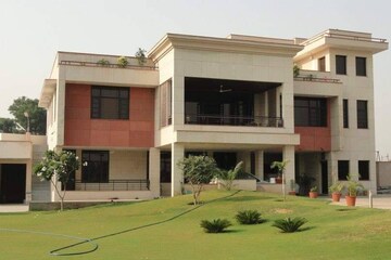 3.5 BHK Villa – Exterior View View at Alpha Ii Greater Noida - for Sale