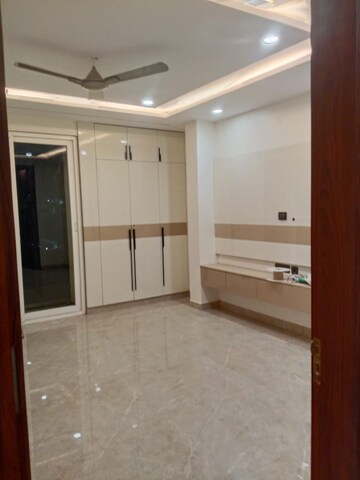 Room in 3 BHK Apartment at Solutrean Caladium, Sector 109 – for Rent
