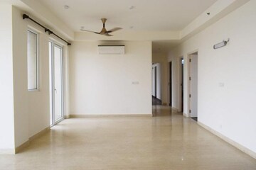 Room in 4 BHK Apartment at Conscient Heritage Max, Sector 102 – for Rent