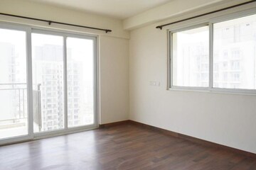Room in 4 BHK Apartment at Conscient Heritage Max, Sector 102 – for Rent