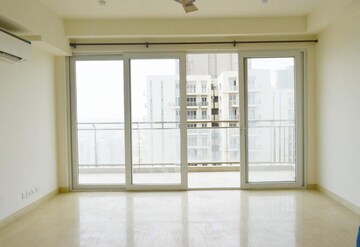 Room in 4 BHK Apartment at Conscient Heritage Max, Sector 102 – for Rent