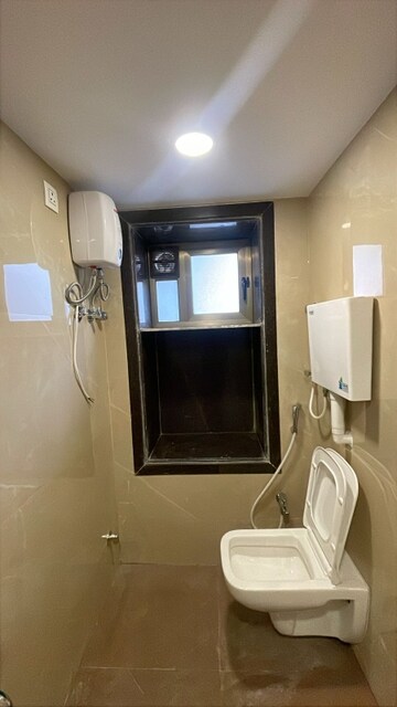 Bathroom in 2 BHK Apartment at Sea View Apartments, Marine Lines – for Rent