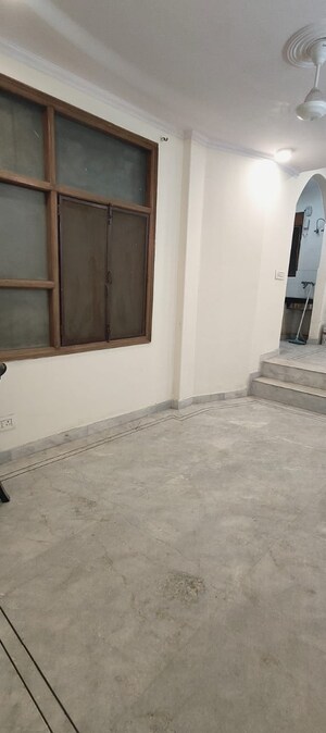 Room in 2 BHK Apartment at Dlf Phase iv – for Sale