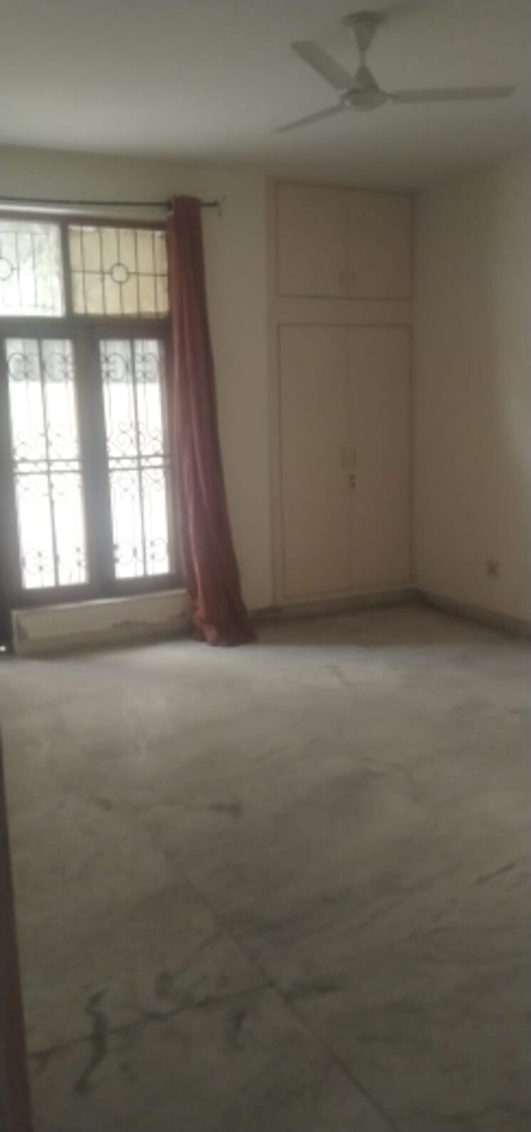 Room, tulip-mall 3 Bedroom 200 Sq.Mt. Independent House In Sector 46 Noida 8409892
