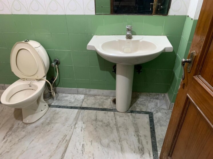 Bathroom, tulip-mall 3 Bedroom 200 Sq.Mt. Independent House In Sector 46 Noida 8409892