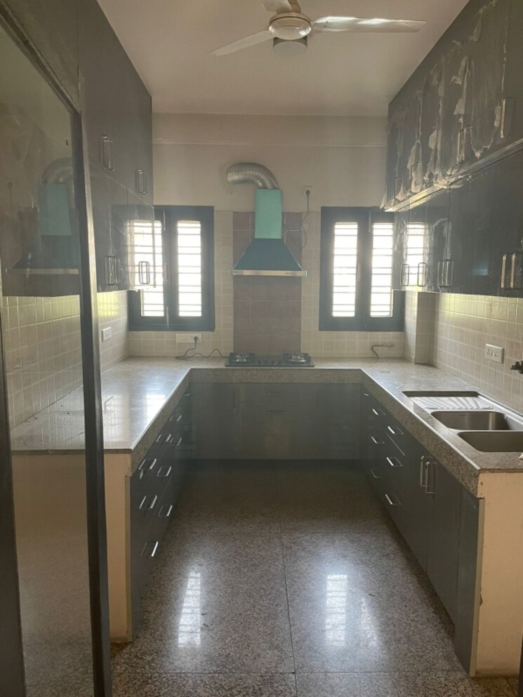 Kitchen, tulip-mall 3 Bedroom 200 Sq.Mt. Independent House In Sector 46 Noida 8409892