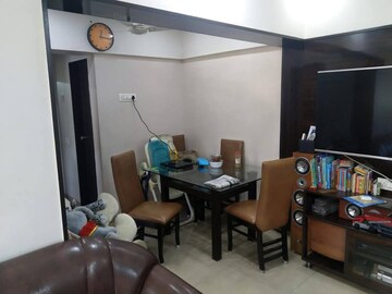 Master Bedroom in 2 BHK Apartment at Riddhi Garden, Malad East – for Rent