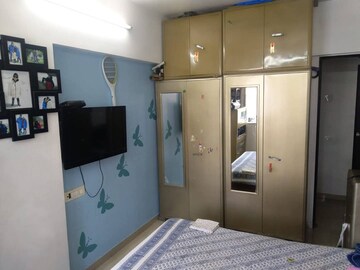 Room in 2 BHK Apartment at Riddhi Garden, Malad East – for Rent