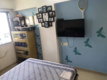 Bedroom in 2 BHK Apartment at Riddhi Garden, Malad East – for Rent