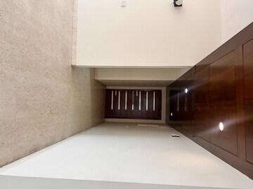 Building Lobby in 4 BHK Apartment at SS Hibiscus, Sector 50 – for Rent