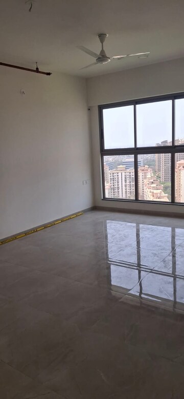 Room in 2 BHK Apartment at Rajesh Raj Infinia, Malad West – for Rent